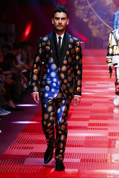 roupa masculina dolce gabbana|dolce gabbana mulher.